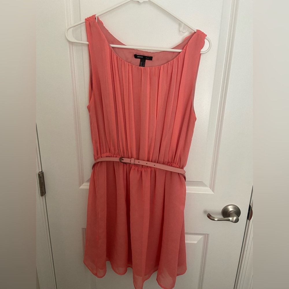 Sleeveless suit dress